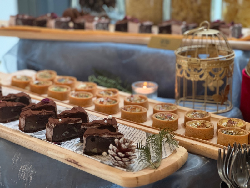 Delicate desserts